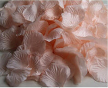 Load image into Gallery viewer, 2000piece/lot 5*5cm Romantic silk Rose petals for Wedding Decoration Romantic Artificial